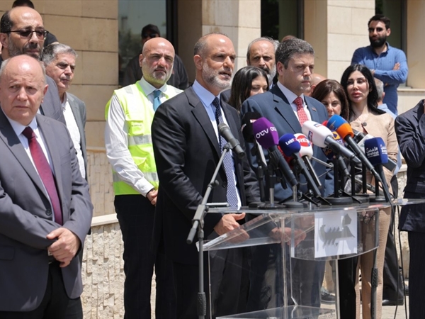 مرفأ بيروت احتفل بعيد العمَّال .. رسامني: معالجة ملف رواتب [...]