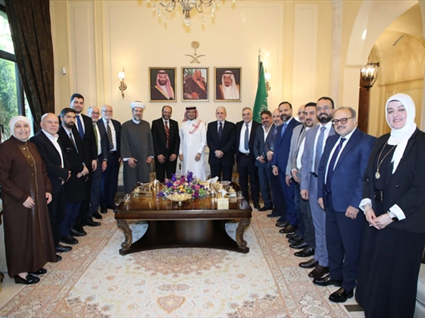 وفد من جمعية «الإرشاد والإصلاح» زار بخاري مودّعاً ومشيداً بدور [...]