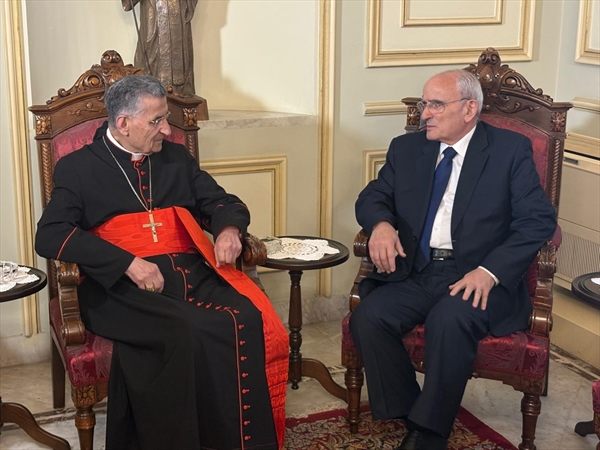 الراعي التقى وفد «المارونية للانتشار» متضامناً.. منسى: لبنان ذاهب إلى [...]
