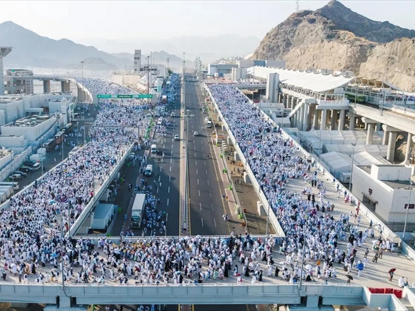 بدء مناسك الحج بتوافد الحجاج إلى مشعر منى لقضاء يوم التروية