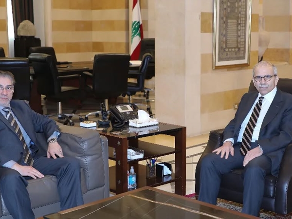 سلام التقى وفد هيئة الدفاع عن حقوق بيروت والإعتدال الوطني ورئيس «إيدال» ووفداً من إقليم الخروب وبحث معهم الأوضاع العامة