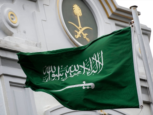 السعودية ترفض استهداف سيادة لبنان وجيشه