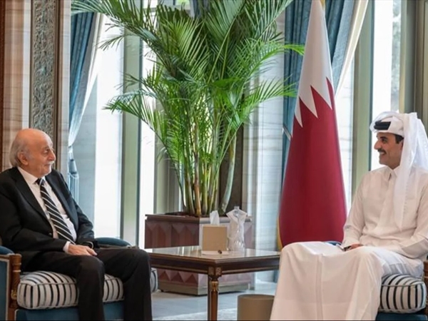 أمير قطر بحث مع جنبلاط المستجدات في لبنان