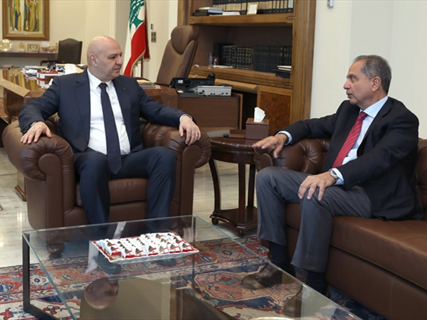 عون ترأس اجتماعاً للوفد المفاوض بحضور هيكل واطّلع على التحضيرات [...]