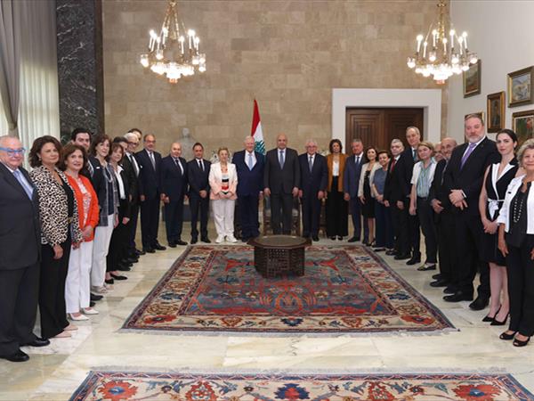 عون: لن ننسحب من المفاوضات رغم الضغوط ولن نقبل بتحويل [...]