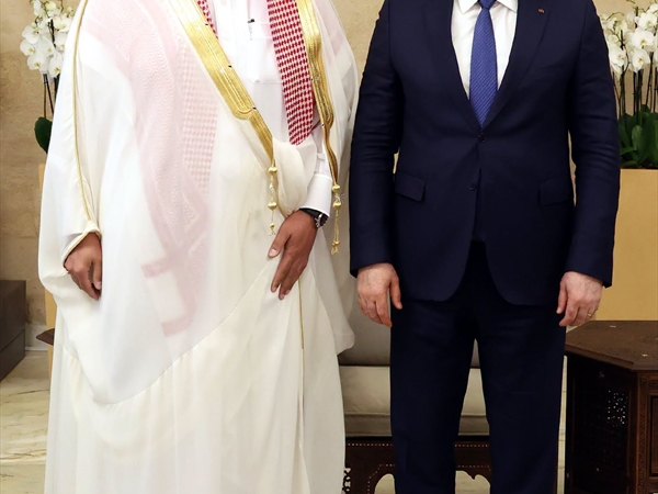 سفراء السعودية والجزائر وسويسرا قدّموا أوراق اعتمادهم ورسالة دعم لرئيس [...]