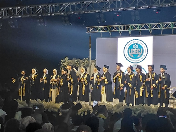 مدرسة الشمائل الإسلامية تحتفل بتخريج دفعة جديدة من طلاب البكالوريا