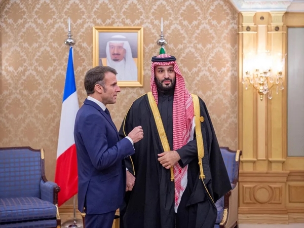 الأمير محمد بن سلمان يبلِّغ ماكرون اعتذاره عن حضور قمة [...]