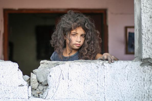 سباق في إسرائيل بين التدمير وصفقة لـ60 يوماً