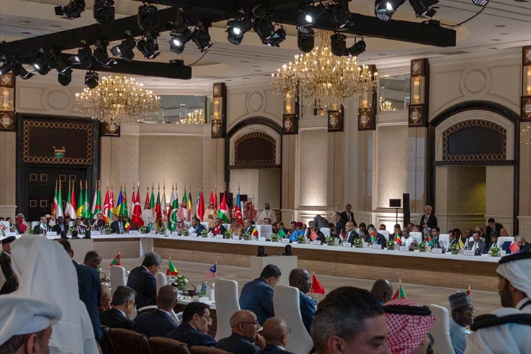 قمة الدوحة بمشاركة 52 زعيماً: الوقوف بوجه مخططات إسرائيل ضد أمن المنطقة