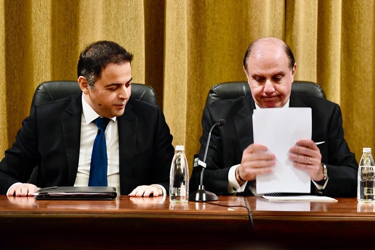 تسليم وتسلُّم في مصرف لبنان.. سعيد يطمئن المودعين: ستعود تدريجياً وسنقضي على الاقتصاد «غير الشرعي»