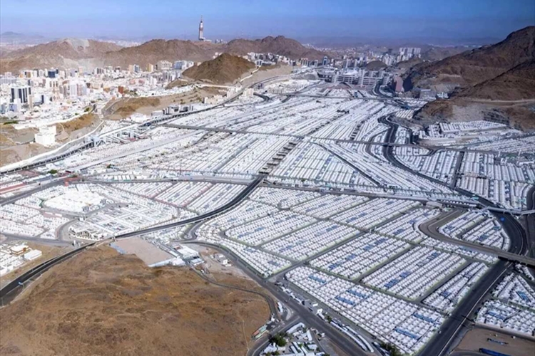 أكثر من مليوني حاج يقضون يوم التروية في منى اليوم