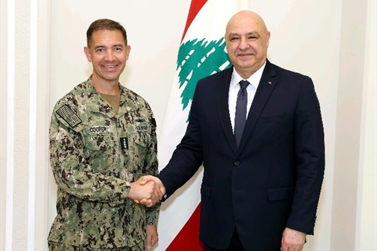 التبلُّغ والتبليغ بين الجنرال والأميرال