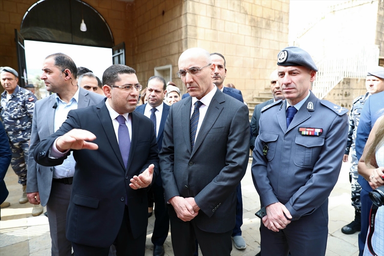 لبنان يطلب من رئيس لجنة المراقبة تفعيل الآلية وإلزام إسرائيل باحترام الإتفاق