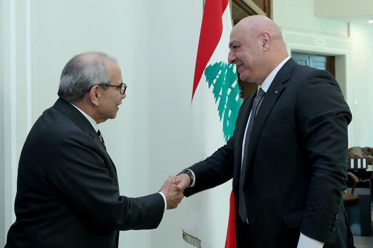أوراق براك - بارو: ترتيبات متزامنة لأوضاع لبنان وسوريا