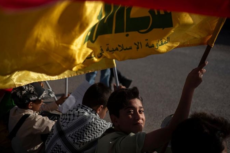حزب الله: الحكومة لن تستطيع سحب سلاح المقاومة.. وهذا ما سيفعله الشعب!