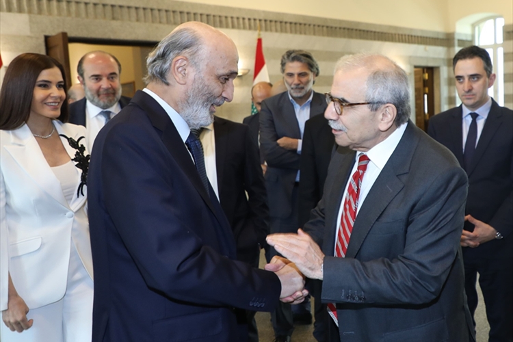 التباعد الداخلي على حاله بانتظار أجوبة إسرائيل مع براك الإثنين