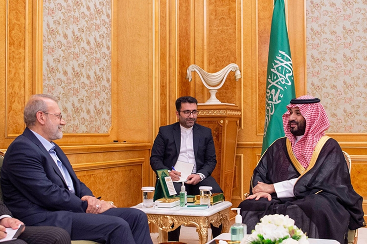 ولي العهد السعودي يبحث مع لاريجاني العلاقات والمستجدات الاقليمية
