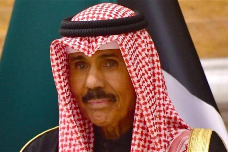 أمير الكويت يوكل بعض مهامه لولي العهد