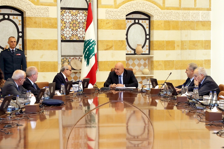 لبنان يسعى لتجنُّب أزمة مع دمشق.. وينتظر الشيباني