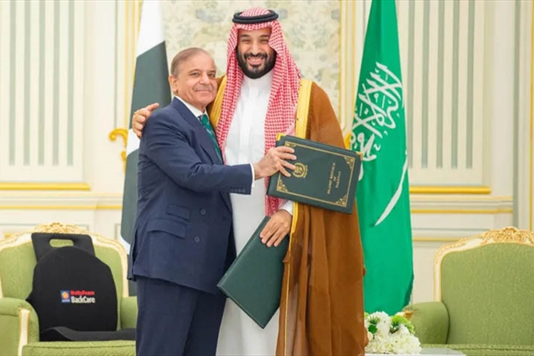 السعودية وباكستان توقعان اتفاقية الدفاع الاستراتيجي المشترك