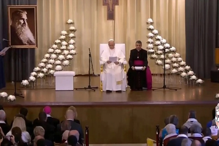 البابا يزور دير الصليب: ما نشهده في هذا المكان عبرة للبشرية جمعاء