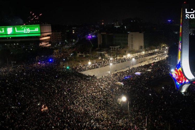 احتفالات في دمشق وأتراح في طهران