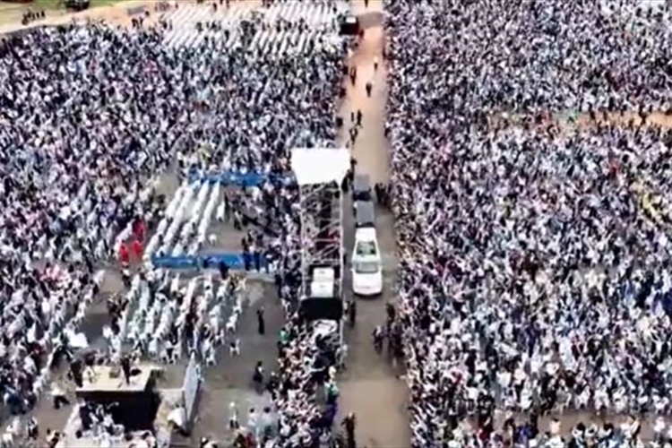 البابا للمجتمع الدولي من «واجهة بيروت»: اسمعوا صوت الشعب المطالب بالسلام