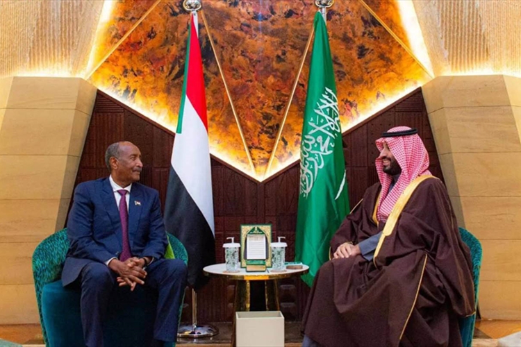 ولي العهد السعودي والبرهان يناقشان أحداث السودان