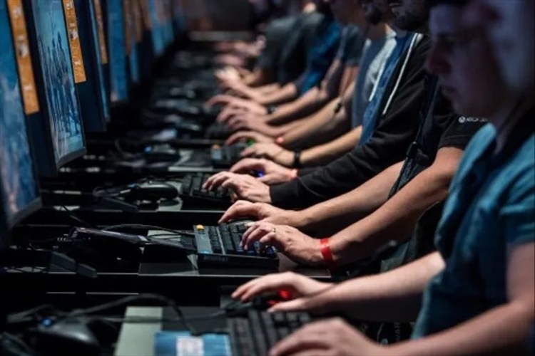 "تغريدة" طوني فرنجيه تُقلق نواب وجمهور "القوات"