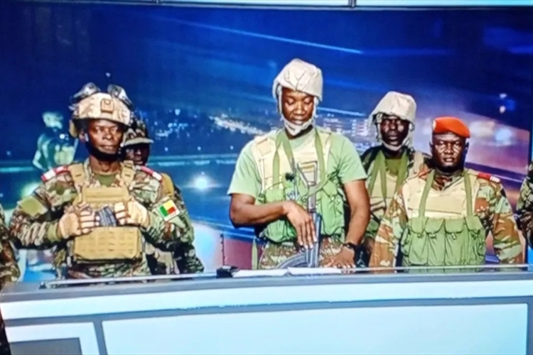 انقلاب جديد في أفريقيا.. العسكر يسيطرون على السلطة في بنين