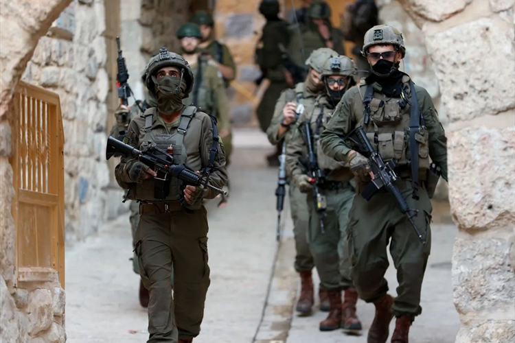 الإحتلال يمزِّق المناطق الفلسطينية في الضفة وغزَّة بين انهيارات المنازل والاغتيالات