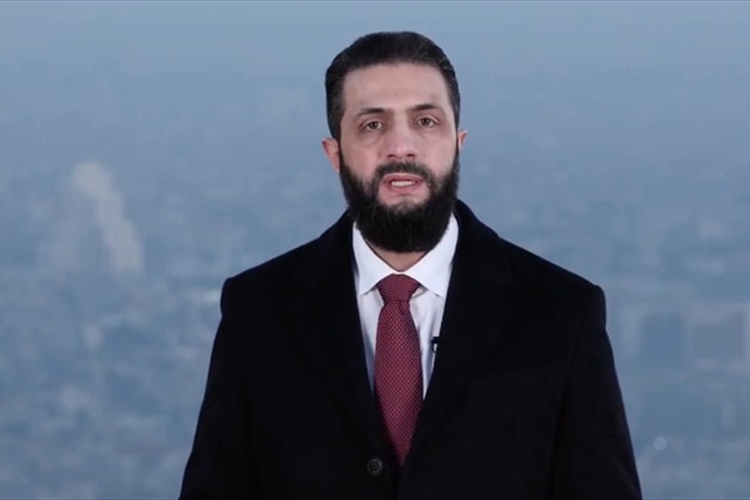 الشرع يهنِّئ الشعب السوري برفع العقوبات الأميركية