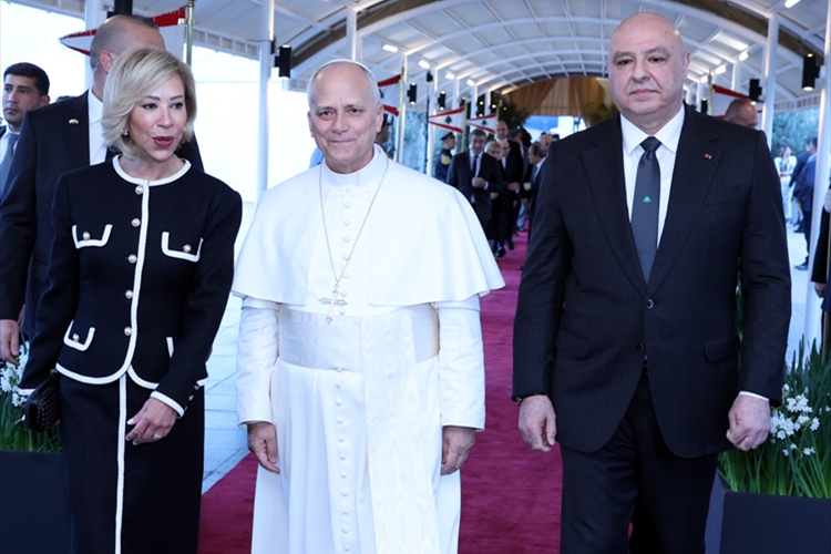 استقبال رسمي للبابا لاوون الرابع عشر في بعبدا ولقاء مع الرؤساء الثلاثة وسياسيين ودبلوماسيين وروحيين