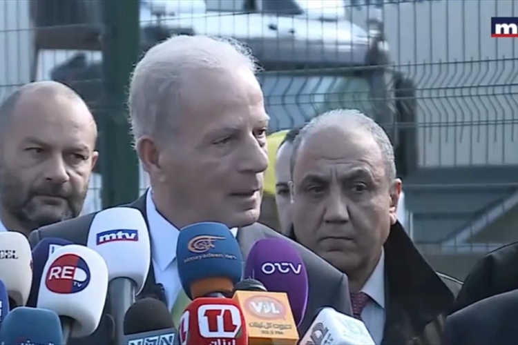 عيسى من المرفأ: "كأنّي بأميركا.. شي بيبيّض الوجّ"