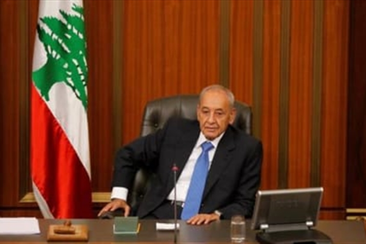 "اخرجوا من أرضنا وغادروا سماءنا وكفى الله المؤمنين شرّ القتال".. بري يدعم بيان الجيش