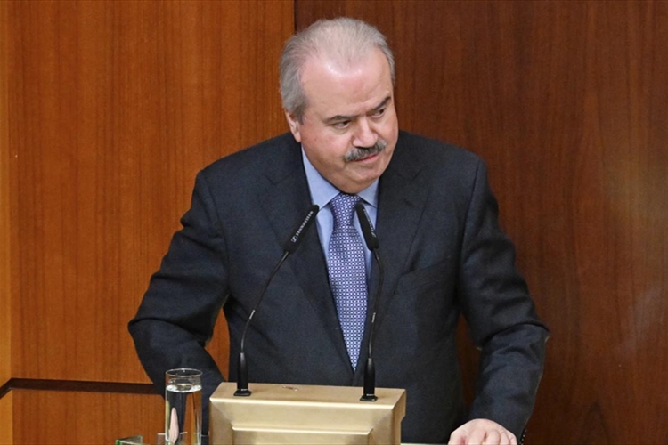 صرخة مسؤولة لوزير المال بمواجهة المزايدين