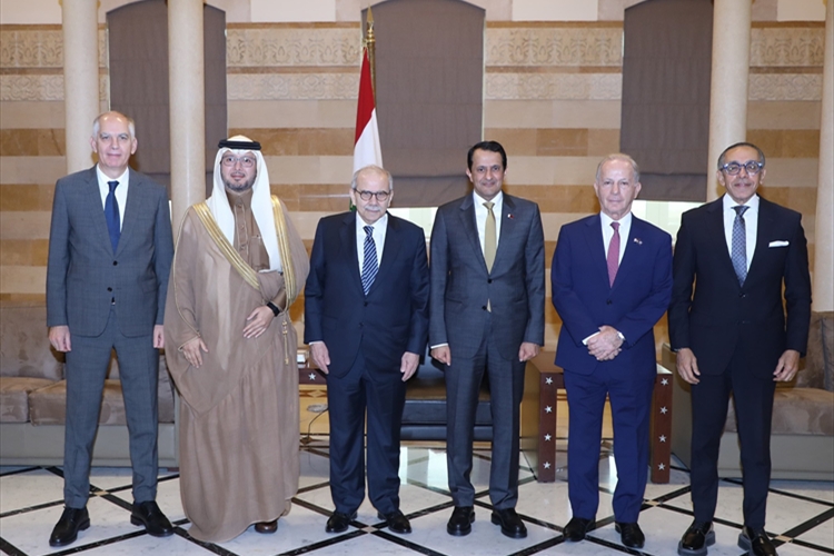 الخماسية تثمِّن إنجازات الحكومة وقانون الفجوة المالية