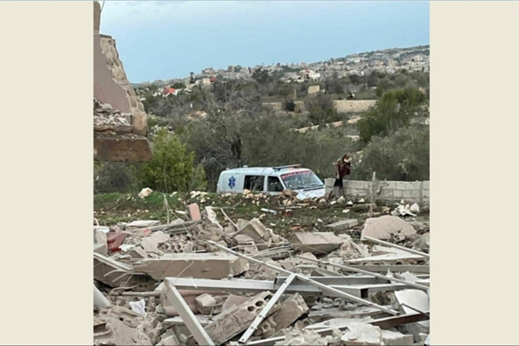 غارة على منزل في عين قانا