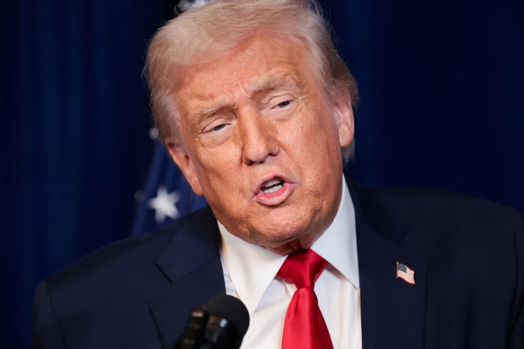 ترامب يضغط بحاملة طائرات ثانية.. وغروسي يكشف عن صعوبة تفتيش المواقع النووية المقصوفة