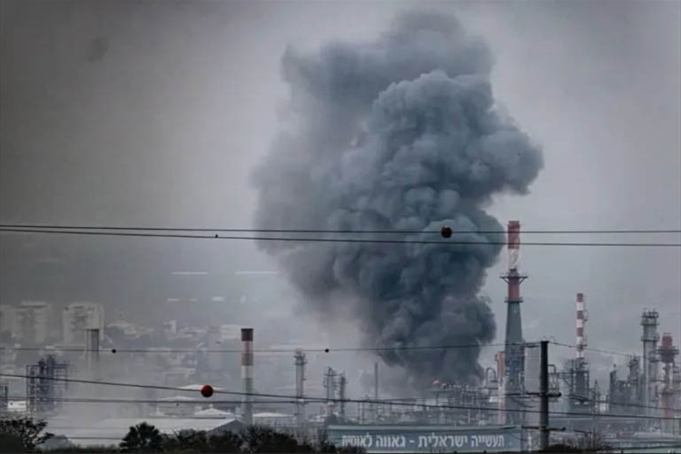 ترامب يطلب من نتنياهو الكف عن استهداف منشآت الطاقة في إيران