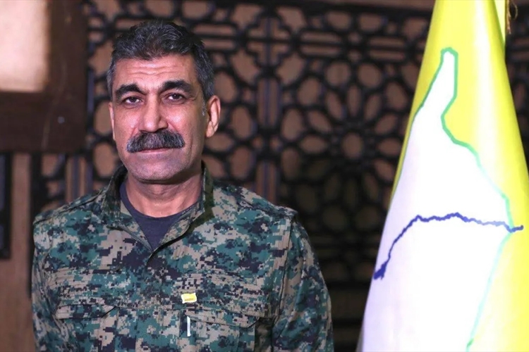 سوريا: تعيين قائد وحدات حماية الشعب الكردية معاوناً لوزير الدفاع