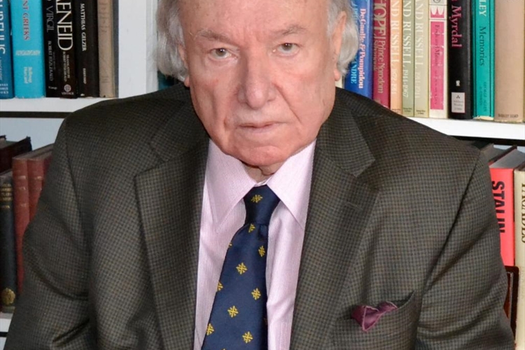 قرن من النضال غادرنا.. وليد الخالدي وحلم فلسطين