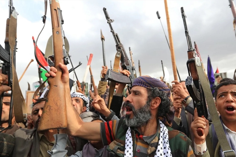 الحوثيون: مستعدون للتدخل إذا استمر التصعيد ضد إيران