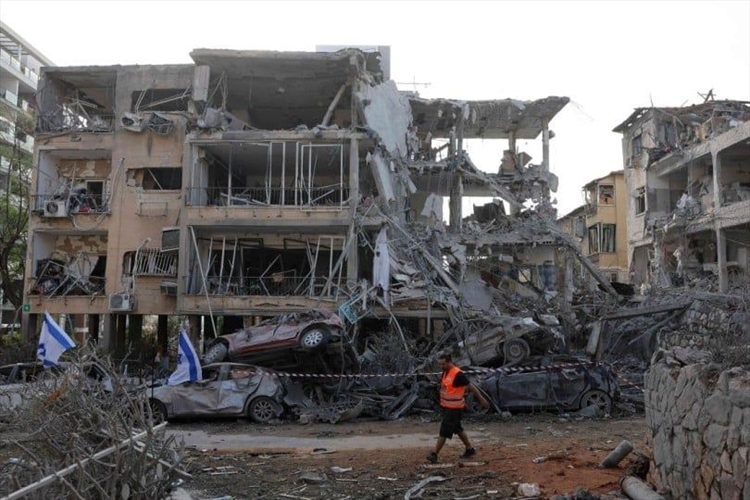 ترامب يمنح إيران ٥ أيام للتفاوض.. ويطلب من إسرائيل التوقف عن حرب الطاقة