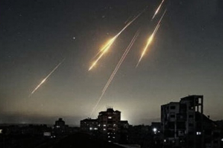 خدعة «المقاومة».. حزب الله يُهدي إسرائيل ذريعة تدمير لبنان