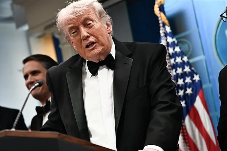 صور الرعب في هروب رجال الإدارة.. «ليلة استهداف ترامب ومضة لإنهاء «حرب هرمز «وما وراءه !»