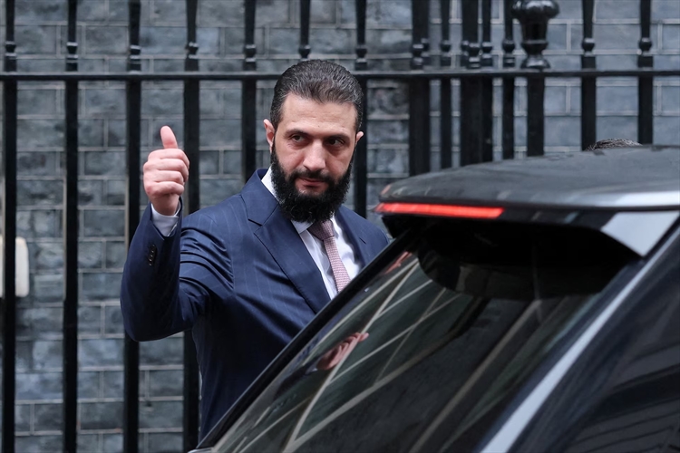 الشرع: سنبقى خارج أي صراع بشأن إيران