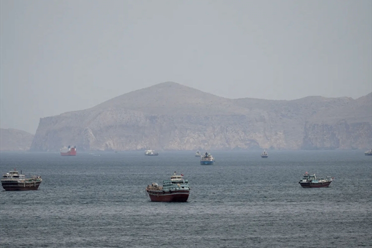 عين ترامب على إحكام الحصار على هرمز.. وإسرائيل تتحضَّر لجولة حرب جديدة