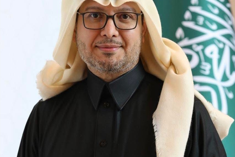 السفير وليد بخاري طراز مميَّز ومختلف